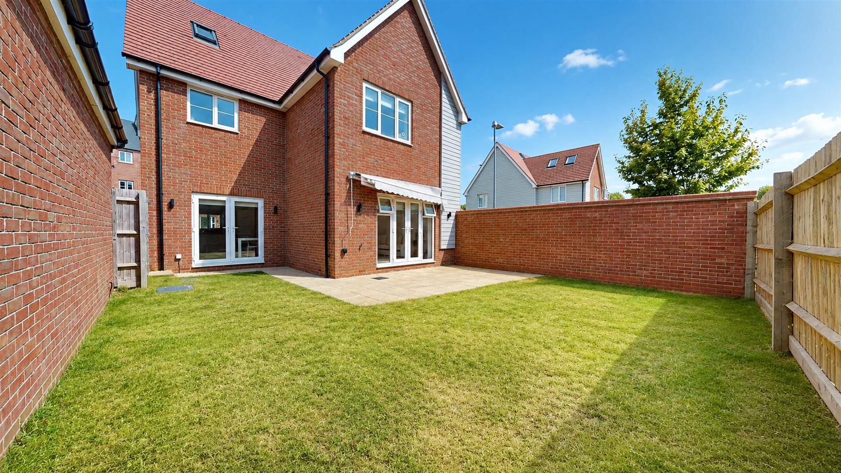Pembroke Lane, Whitehouse, Milton Keynes